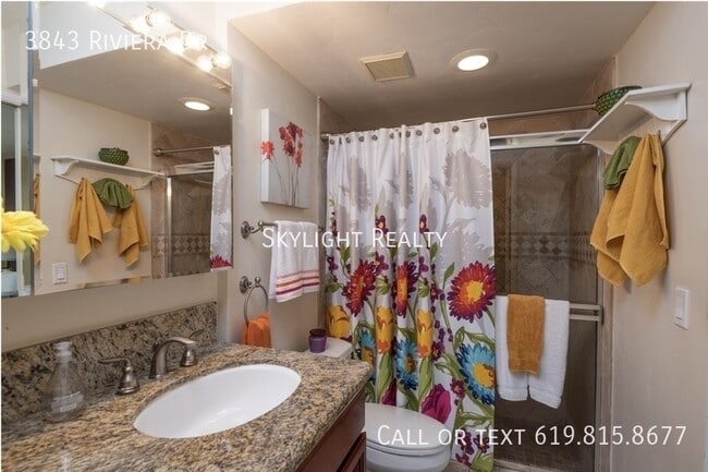 Building Photo - 3843 Riviera Dr