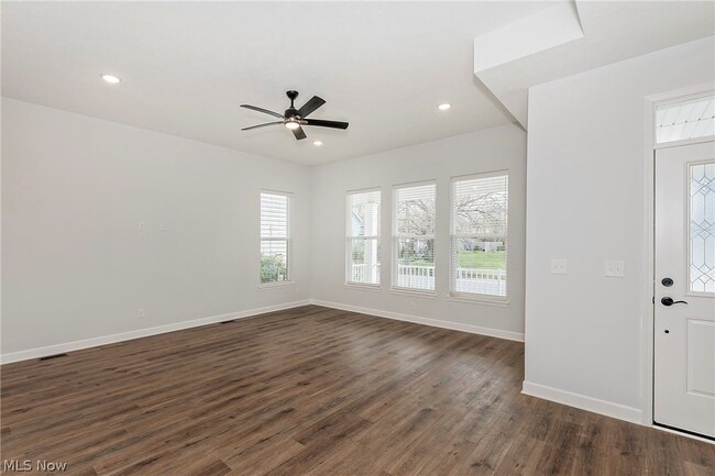 Building Photo - 2240 E 97th St