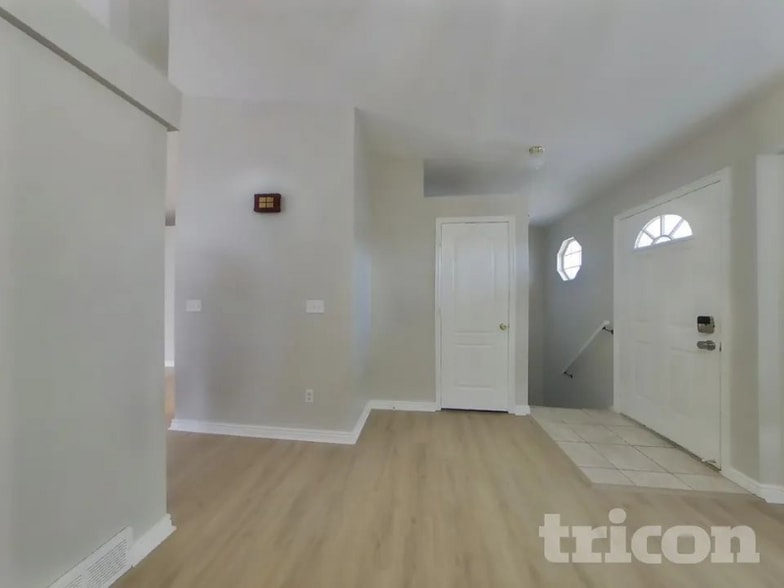 Building Photo - 846 E 900 N