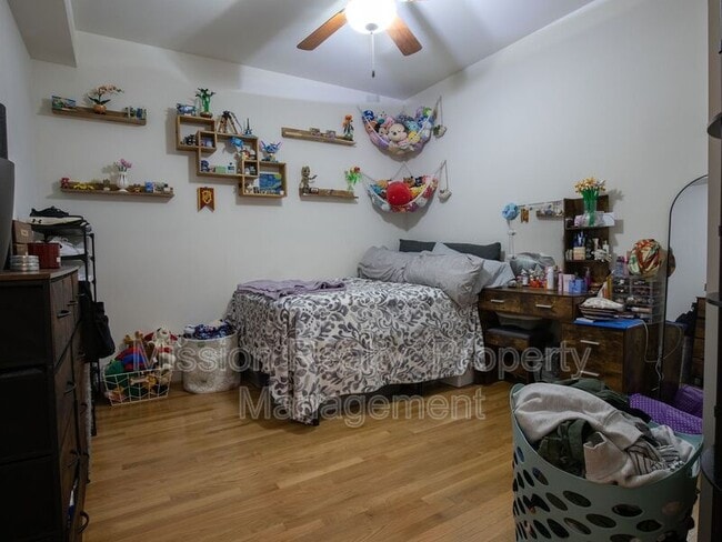 Building Photo - 11905 Centre St