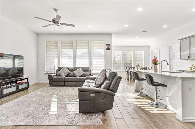 Building Photo - 2096 Creekbluff Cir