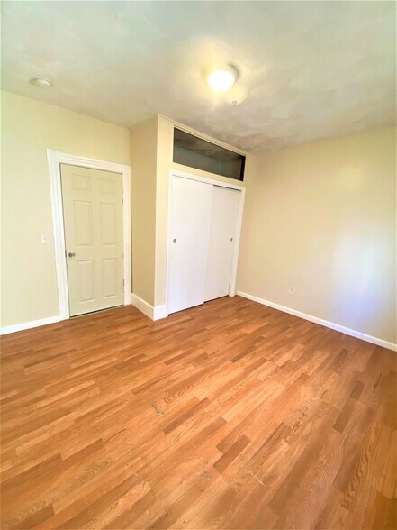 Building Photo - 124 Harold St