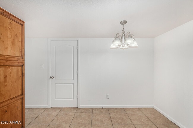 Building Photo - 3418 S Oak St