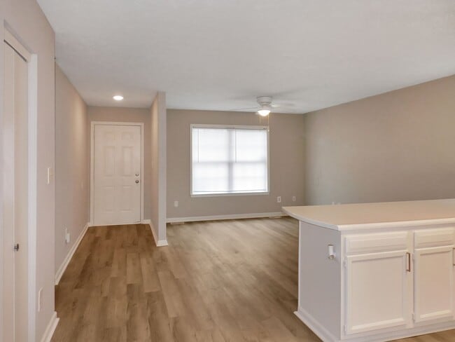 Building Photo - 21370 Lexington Dr