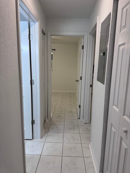 Building Photo - 6326 Providence Cir