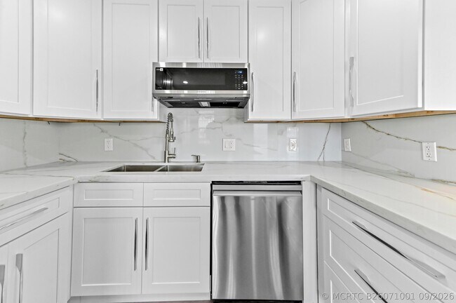Building Photo - 4055 Wolverton C