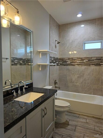 Building Photo - 5804 Nightingale Ave