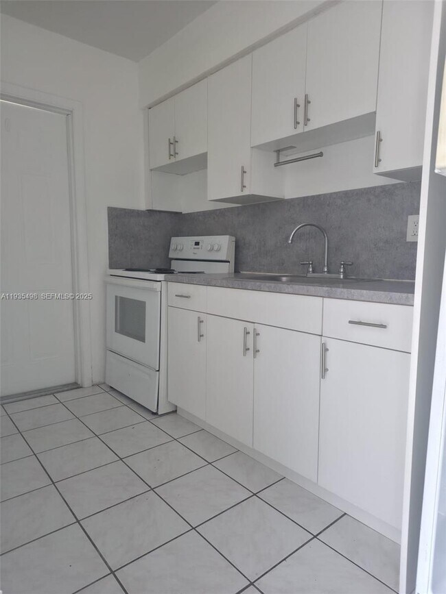 Building Photo - 1610 Liberty St