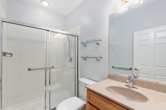 Building Photo - 33 Tallman Ln