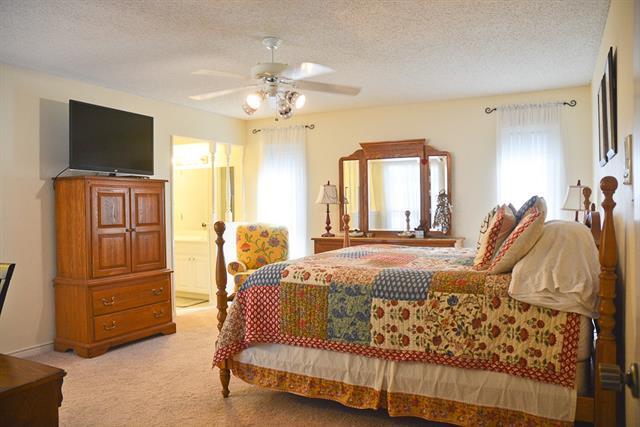 Building Photo - 2713 N Spring Dr