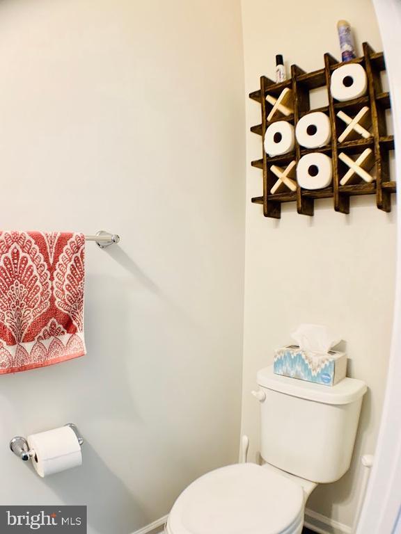 Building Photo - 408 Streamview Dr