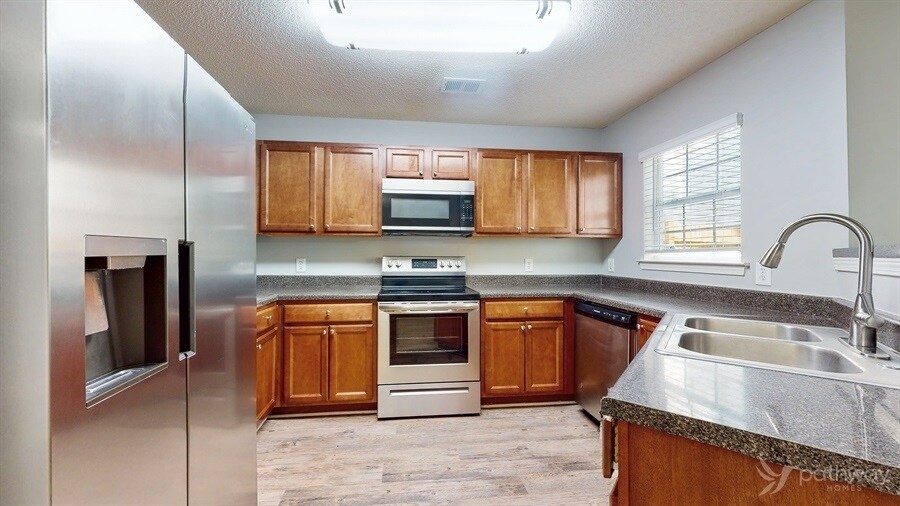 Building Photo - 1125 Brookstone Rd