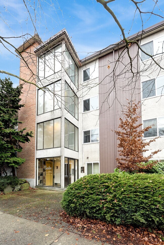 Building Photo - Sandra Apartments