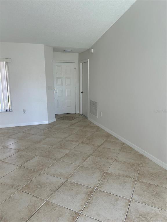 Building Photo - 1515 Silktree Ct
