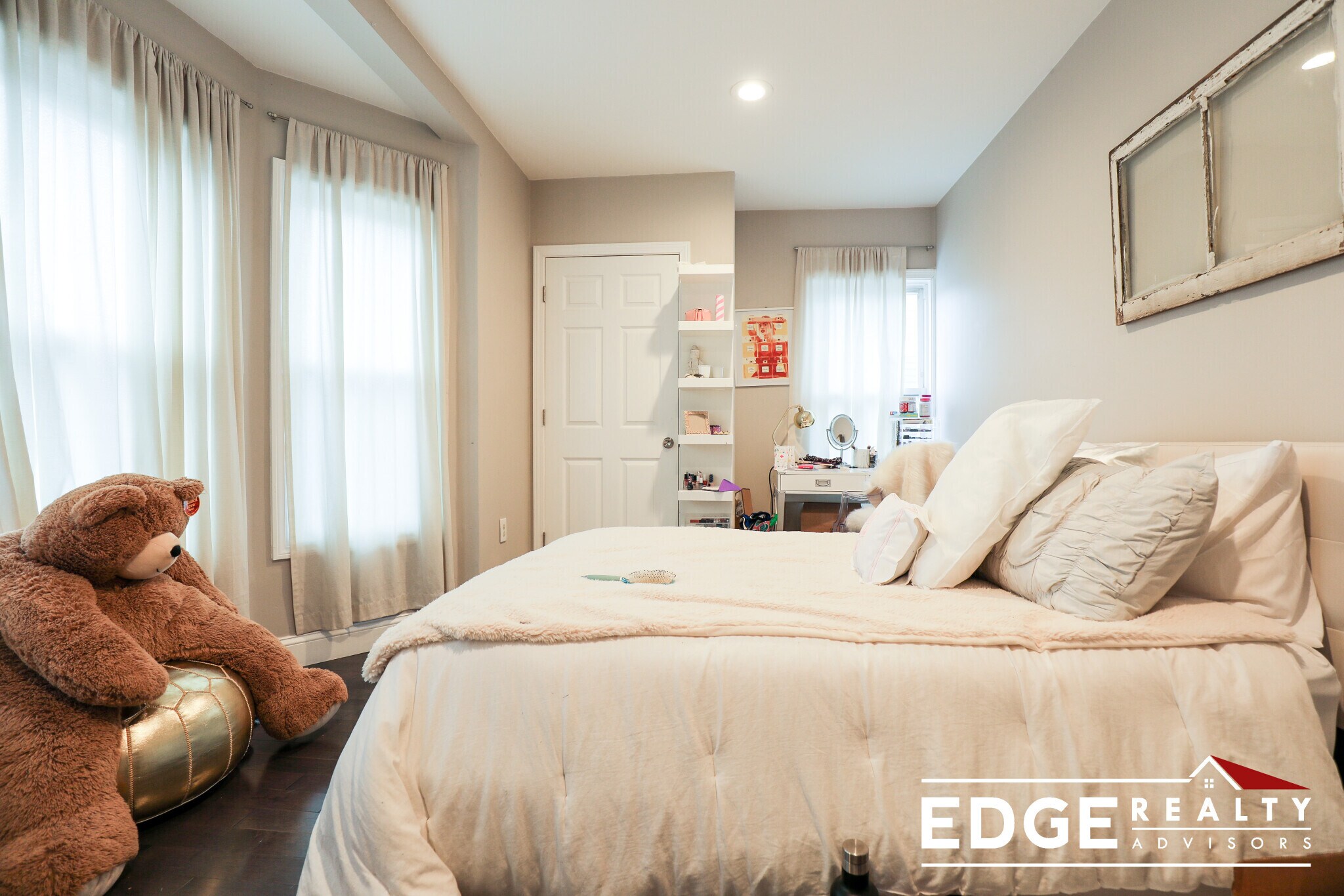 Building Photo - 3 Linden St