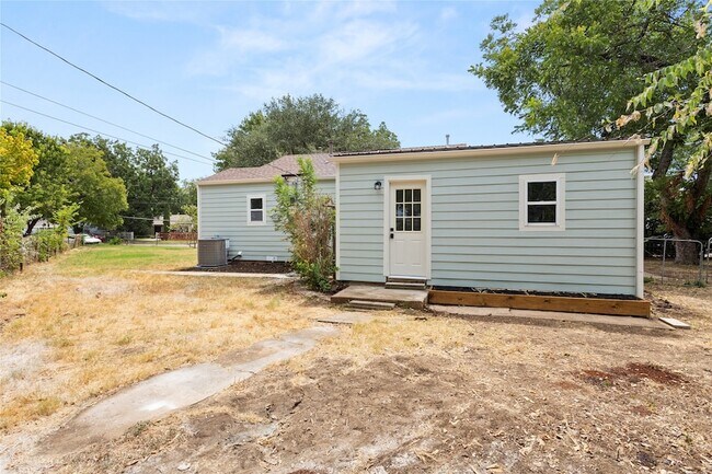 Building Photo - 4224 Alamo Ave