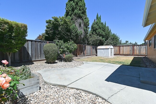 Building Photo - $3790 - 3BR - GORGEOUS REMODELED HOME IN N...