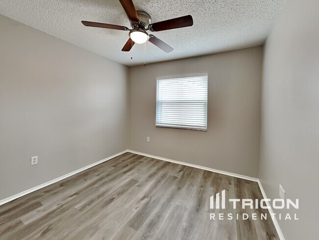 Building Photo - 1374 Bramblewood Dr