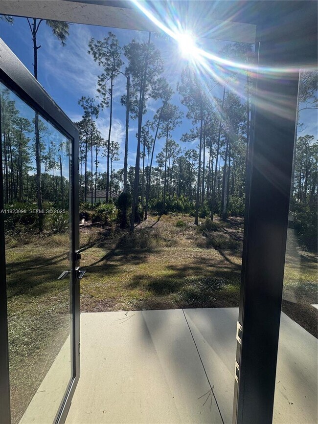 Building Photo - 1112 East 12th Street