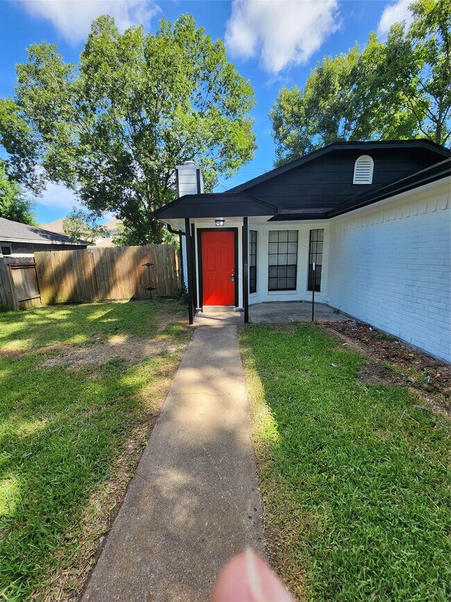 Building Photo - 5003 Maurita Dr