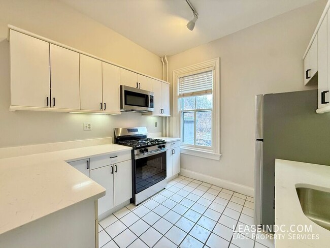 Building Photo - 1507 Vermont Ave NW