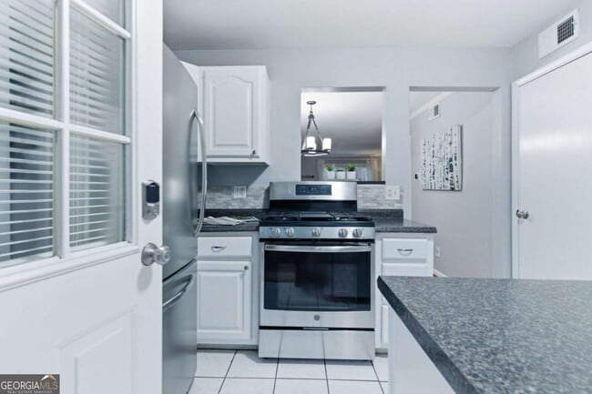 Building Photo - 1010 Scott Blvd