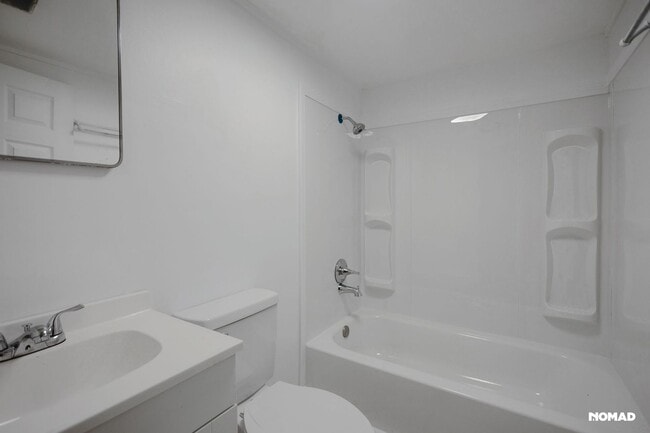 Building Photo - Charming 2BR Duplex in Jackson