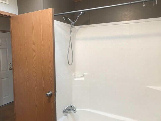 Building Photo - 31 Front St