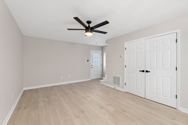 Building Photo - 365 E Williams St