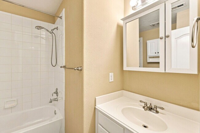 Building Photo - 5923 Deleon Trail Dr