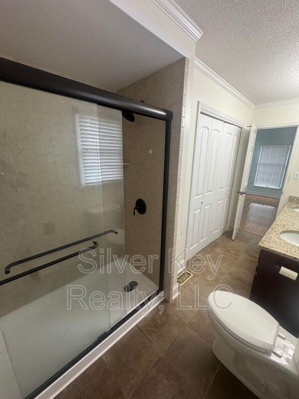 Building Photo - 1339 English Ln