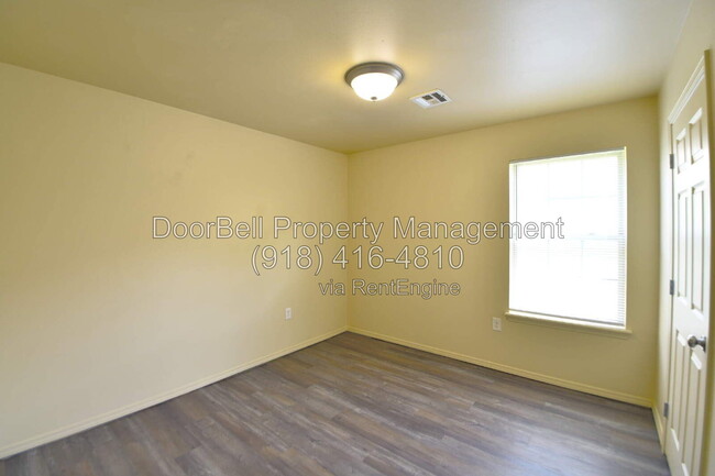 Building Photo - 6009 S Madison Pl