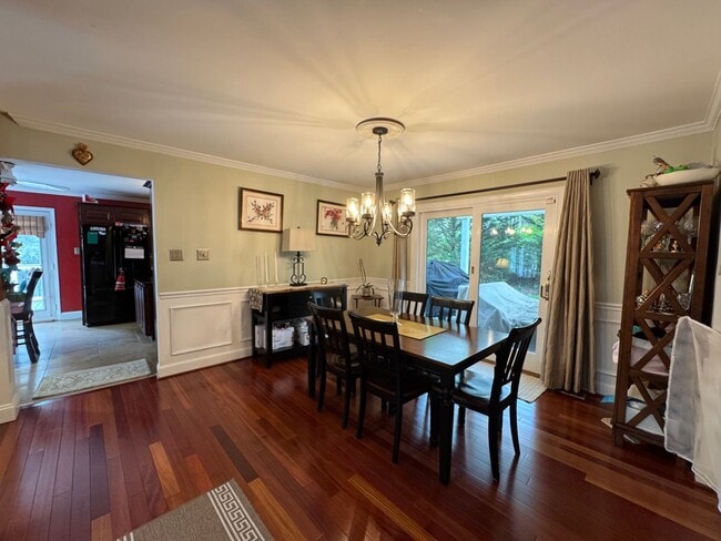 Building Photo - Fantastic 5 Bed 5.5 Bath Single Family Hom...