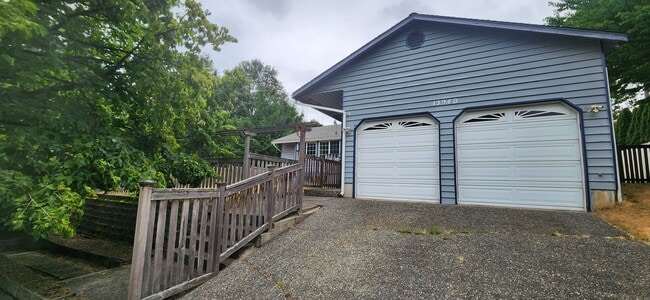 Building Photo - 13940-13113 113th Ave NE