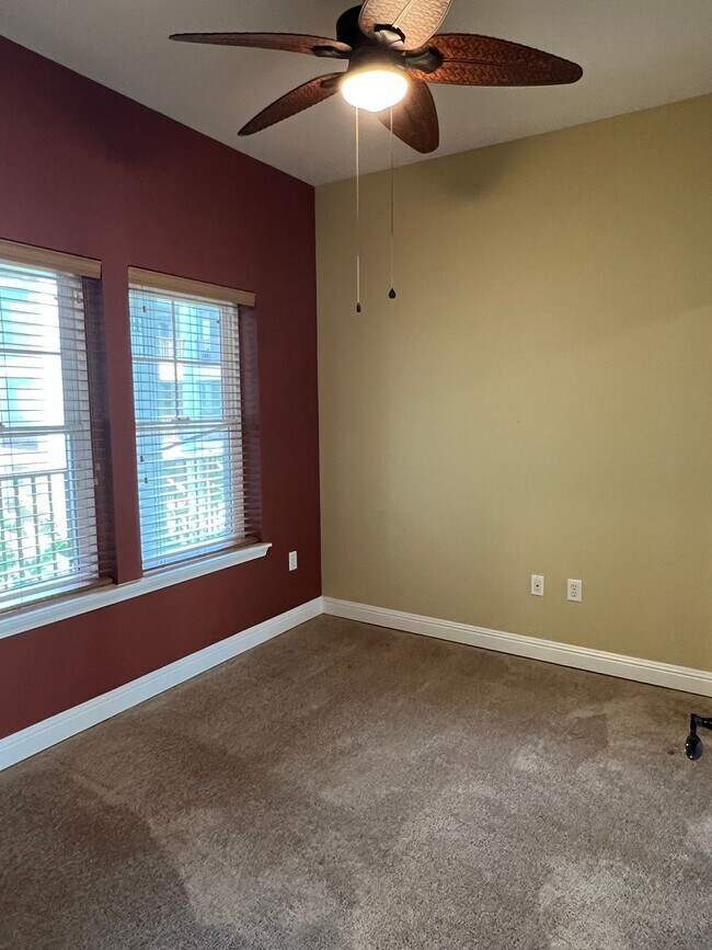 Building Photo - Colony at the Peninsula - 3 Bedroom 2 bath 2 Parking in Hawaii Kai