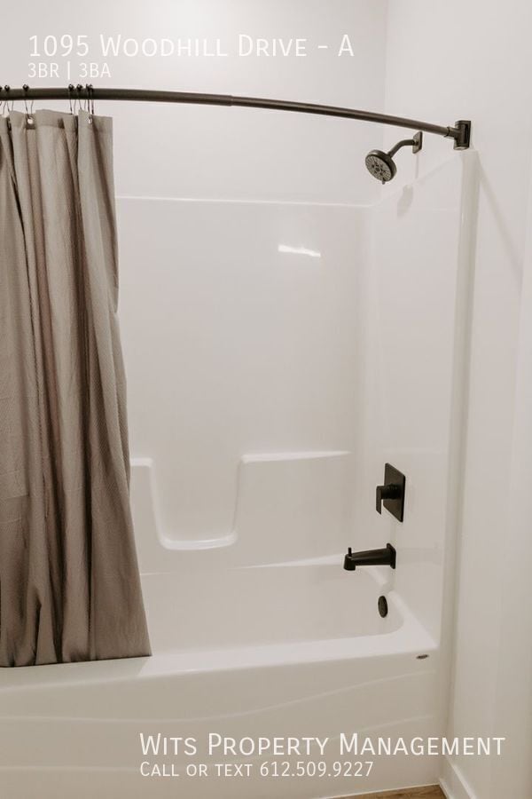 Building Photo - 1095 Woodhill Dr