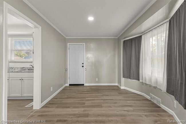 Building Photo - 10838 Nottingham Rd