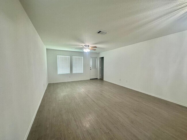 Building Photo - 3 BED 2 BATH NEW BUILD IN JARRELL TX!!!