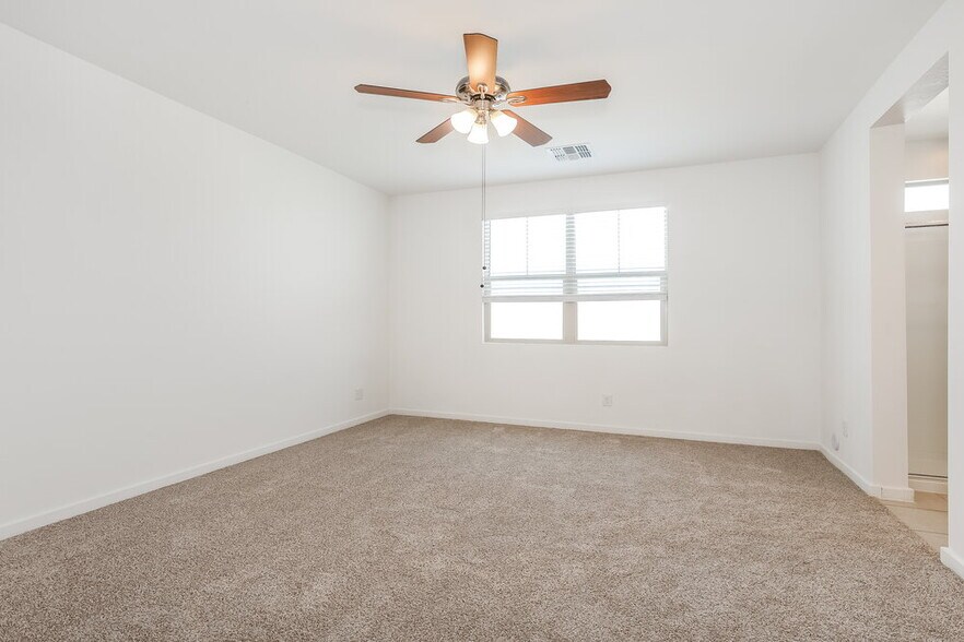 Building Photo - 11014 W Luxton Ln