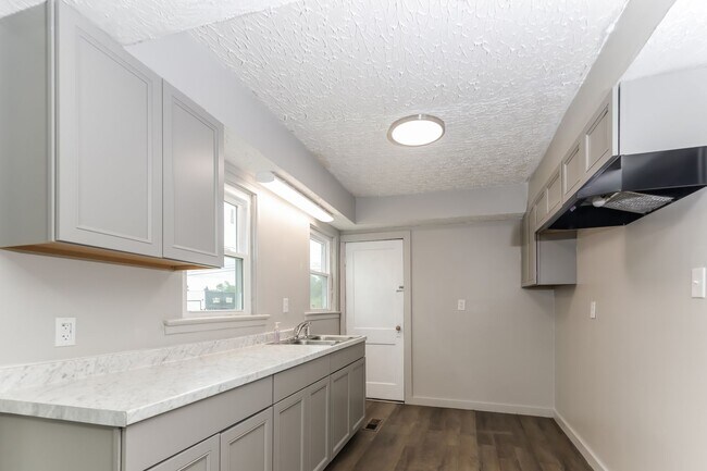 Building Photo - Nice 2 Bed 1 Bath Single Family Home!