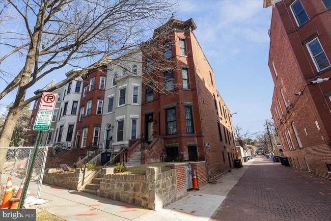 Building Photo - 3169 18th St NW