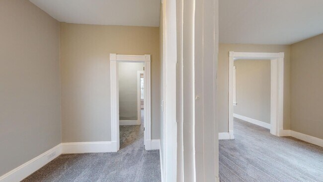 Building Photo - 3218-22 Walton