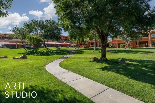 Building Photo - Furnished 3 Bedroom, 2 Bathroom Condo at T...