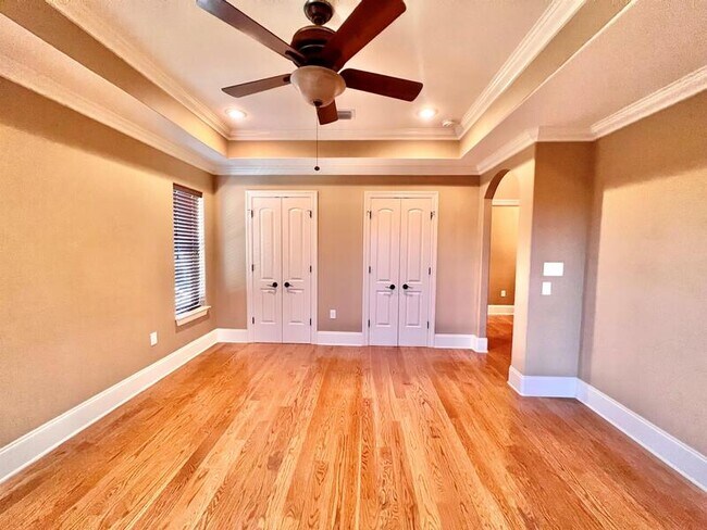 Building Photo - 250 Calusa Blvd