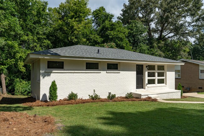 Primary Photo - 5196 Scenic View Dr