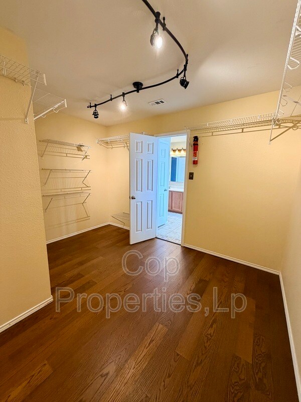 Building Photo - 25526 Gold Yarrow