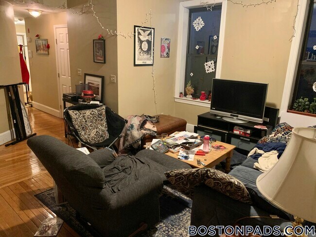 Building Photo - 17 Highgate St