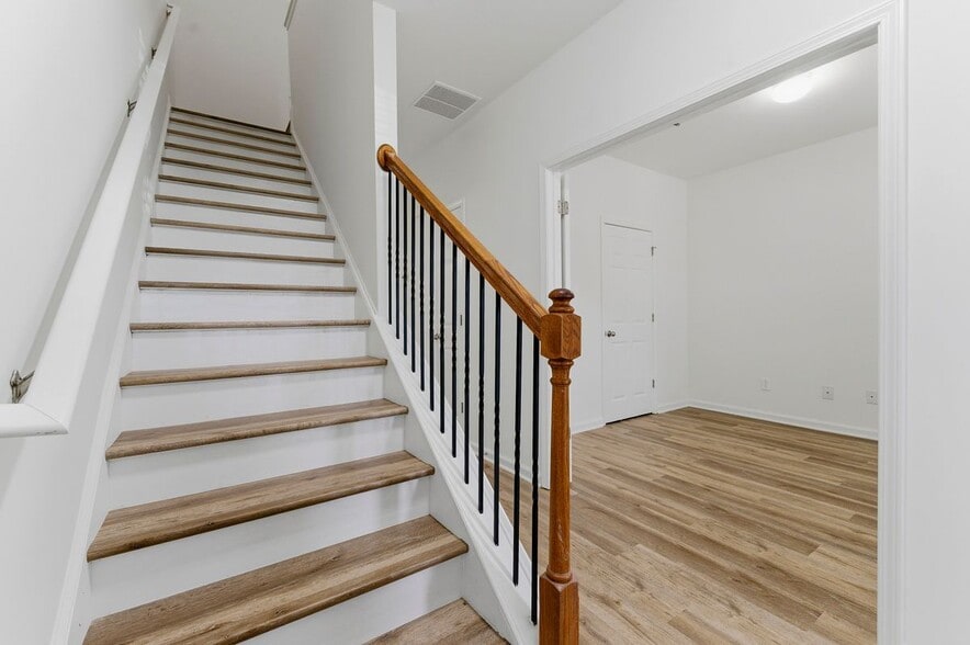 Building Photo - 585 McWilliams Rd SE