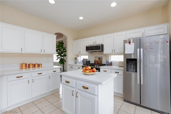 Building Photo - 8204 Burgesshill Ave