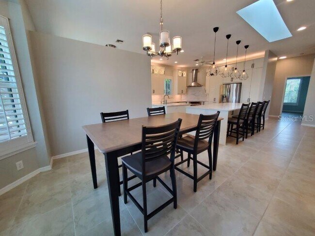 Building Photo - 2100 Aqui Esta Dr